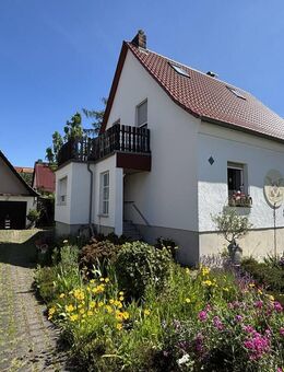 Schickes Einfamilienhaus mit Garagen - Niesky
