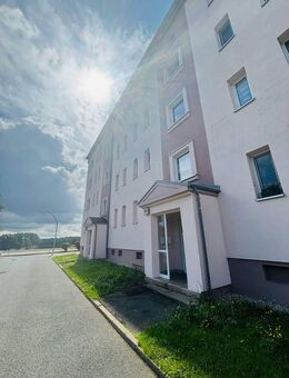 2 Zimmer Wohnung mit Aussenstellplatz in einer Wohnanlage in Zwickau. - Zwickau