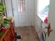 Renovierungsbedürftiges EFH mit 4,5 Zimmern, Küche, Bad, viel Ausbaupotenzial und Garten - Hattersheim (Main)