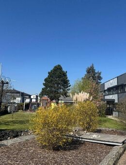 TOP INVESTMENT! Großes modernes Gewerbeobjekt mit Hallen, Büros und Wohnen! - Altenstadt (Hessen)