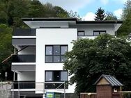 Exklusiv wohnen an der Wied - Wohnung Nr. 2 mit Terrasse und Loggia - Aufzug - Erstbezug - - Waldbreitbach