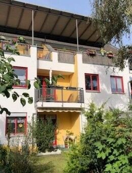 Provisionsfrei: Charmante, vermietete, 3-Zi.-Dachgeschosswohnung mit TG-Stellplatz und großzügigem Keller - Nuthetal