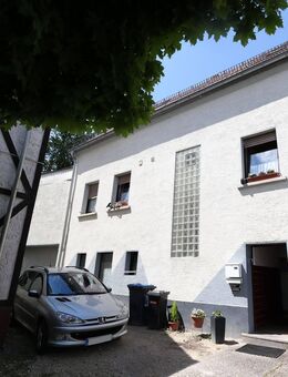 NEUER PREIS! Einfamilienhaus mit Baugrundstück in Oberwürzbach zu verkaufen - Sankt Ingbert