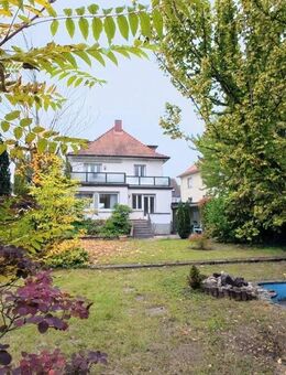 CHARMANTE EIN- ODER ZWEIFAMILIENHAUS-VILLA MIT WEITEREM BAUPOTENTIAL - Obertshausen