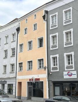Stadthaus am Stadtplatz Vilshofen - 3 Wohneinheiten ca 122 m², 1 Gewerbeeinheit mit ca. 180 m² im EG - Vilshofen (Donau)