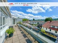 Sonnenverwöhnte Penthousewohnung mit Aufzug und 3 Tiefgaragenstellplätzen zentral in Baden-Baden - Baden-Baden
