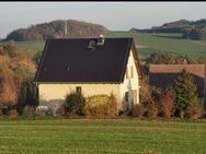 Schickes Wohnhaus in ländlicher Umgebung und Aussichtslage - Seifhennersdorf