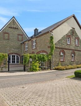 Restaurierter Resthof - ideal zur Pferdehaltung - mit zwei Häusern, Remise und Schwimmteich - Wickede (Ruhr)