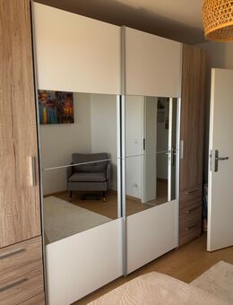 Schrank Schlafzimer mit Schwebetüren, top Zustand - München