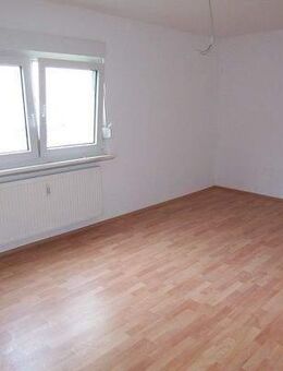 Marko Winter Immobilien - Mosbach: Gemütliche 2-Zimmer-Wohnung im Dachgeschoss - Mosbach