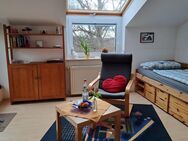 möbliertes WG-Zimmer mit eigener Dusche/Wc, eigener Küche, mit Internet, Dachloggia, Wc-Mitbenützung, TV, Waschmaschine - Ostfildern