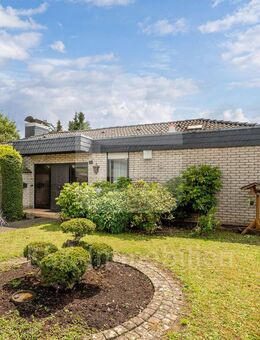 Bungalow mit Terrasse, Kamin und Möglichkeit für einen Pool. - Erftstadt