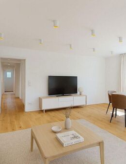 Erstbezug nach umfassender Sanierung: Wohnen wie im eigenen Haus mit 200 m² Garten und Gartenhaus - Schönaich