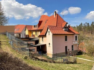 Doppelhaushälfte mit Potenzial und Ausblick