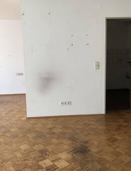 Schöne 1,5 -Zi-WHG in Leonberg ruhig gelegen - Leonberg (Baden-Württemberg)