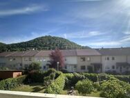 Familienfreundliches RMH mit sonnigem Garten in zentraler Lage von Bad Urach - Bad Urach