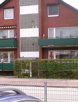3 Zimmer mit 2 Balkonen und Garagenstellplatz in Norderstedt - Norderstedt