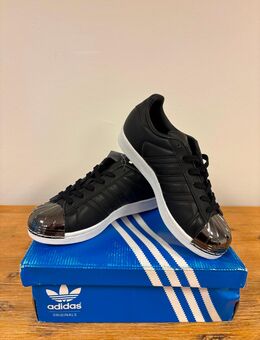 ADIDAS SUPERSTAR METAL TOE Schwarz Gr 36 - Hamburg