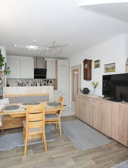 Fit fürs Alter! Zwei Zimmer Wohnung inkl. TG-Stellplatz - Nürnberg