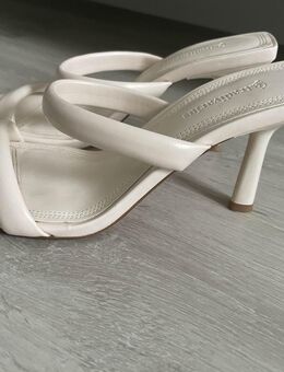 Hübsche Absatzschuhe in weiß Größe 37 - Wiesbaden