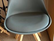 2 Stühle / Farbe grau - Glatten