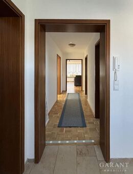 Möblierte 2 Zimmer-DG-Wohnung im 3-FH - Sindelfingen