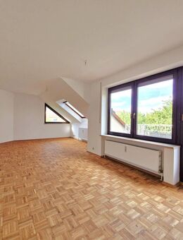 Charmante Dachgeschosswohnung in Erlangen - Büchenbach - Erlangen