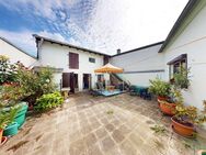 Elbnahe Idylle: Einfamilienhaus mit romantischem Innenhof & viel Potenzial - Barby (Elbe)