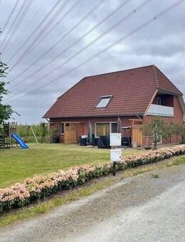 Hollern-Twielenfleth: 3 Zimmer DG-Wohnung in Zweifamilienhaus - Steinkirchen (Niedersachsen)