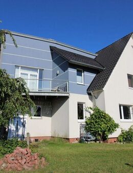 Zweifamilienhaus mit großzügigem Grundstück und Ausbaureserve in Diepholz - Diepholz