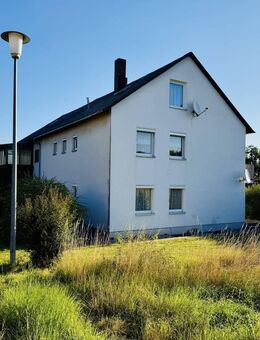 Großzügiges Mehrfamilienhaus in ruhiger Lage in Heinersreuth zu verkaufen! - Kirchenthumbach