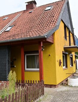 Geräumiges Familienhaus, auch als Zweifamilienhaus ausbaubar, in Bergen Ot Wohlde sofort verfügbar - Schwülper