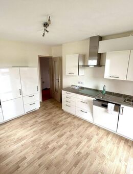Einladendes Zweifamilienhaus mit großzügigem Garten in ruhiger Umgebung - Fichtenberg