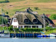 Direkte Wasserlage: Reethaus am Hafen - Gager