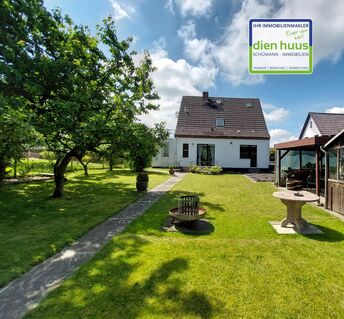 Einfamilienhaus mit viel potenzial und gepflegtem Grundstück