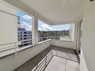 Moderne 4 Zimmer Wohnung mit Balkon, 2 Bäder und EBK - Berlin