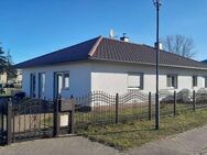 Modernes Wohnhaus mit zwei Wohnungen auf großen Grundstück - Fehrbellin