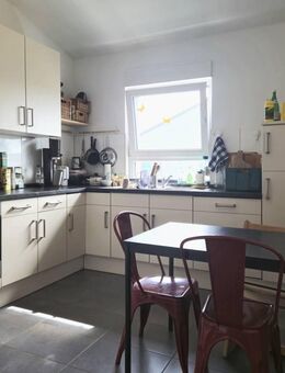 Bezugsfreie 4,5-Zimmer-Dachgeschosswohnung mit Balkon und Stellplatz in Stutensee-Friedrichstal - Stutensee
