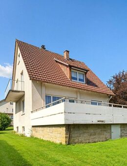 Attraktives Baugrundstück mit gepflegtem Einfamilienhaus u. großzügigem Garten in Zell u. Aichelberg - Zell (Aichelberg)