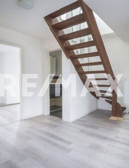 RE/MAX: Besichtigen - Kaufen - Einziehen! * Modern geschnittene 4,5- bis 5-Zi.-ETW in zentraler Lage - Villingen-Schwenningen