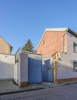 Einfamilienhaus mit 82m² Wfl. & sanierungsbedürftiges Wohnhaus im Doppelpack auf 1.216m² Grundstück - Jülich