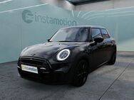 MINI Cooper, 1.5 John Cooper Works Trim, Jahr 2021 - München