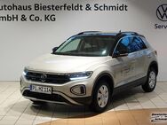 VW T-Roc, 1.5 TSI Move APP, Jahr 2024 - Wedel