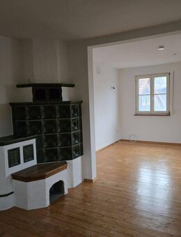 Einfamilienhaus mit Offenstall, Stallgebäude, großer Weide und PV-Anlage - Obersontheim
