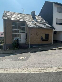 Gepflegtes Einfamilienhaus mit Wintergarten und Garten in Kreuzau-Thum - Kreuzau