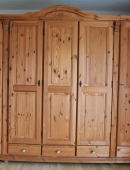 Schlafzimmer-Schrank, Schreinerqualität. Vollholz.. - Münstertal (Schwarzwald)