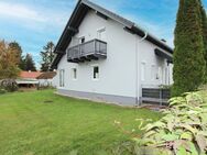 Einfamilienhaus mit großzügigem Garten + 1.350,- €/Monat Einnahmen für ELW und Photovoltaik! - Pilsting