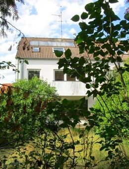 Ruhige Lage: Renovierungsbedürftige DHH mit 6 Zi. Schwanstetten / Haus kaufen - Schwanstetten