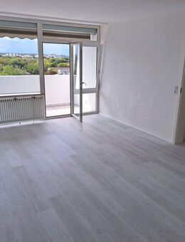 Köln, Urbach, 2-3 Zimmer, WG geeignet, mit Südwest Balkon - Köln