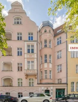 IMMOBERLIN.DE - Toplage! Exquisite Stuck-Altbauwohnung mit Südwestloggia - Berlin